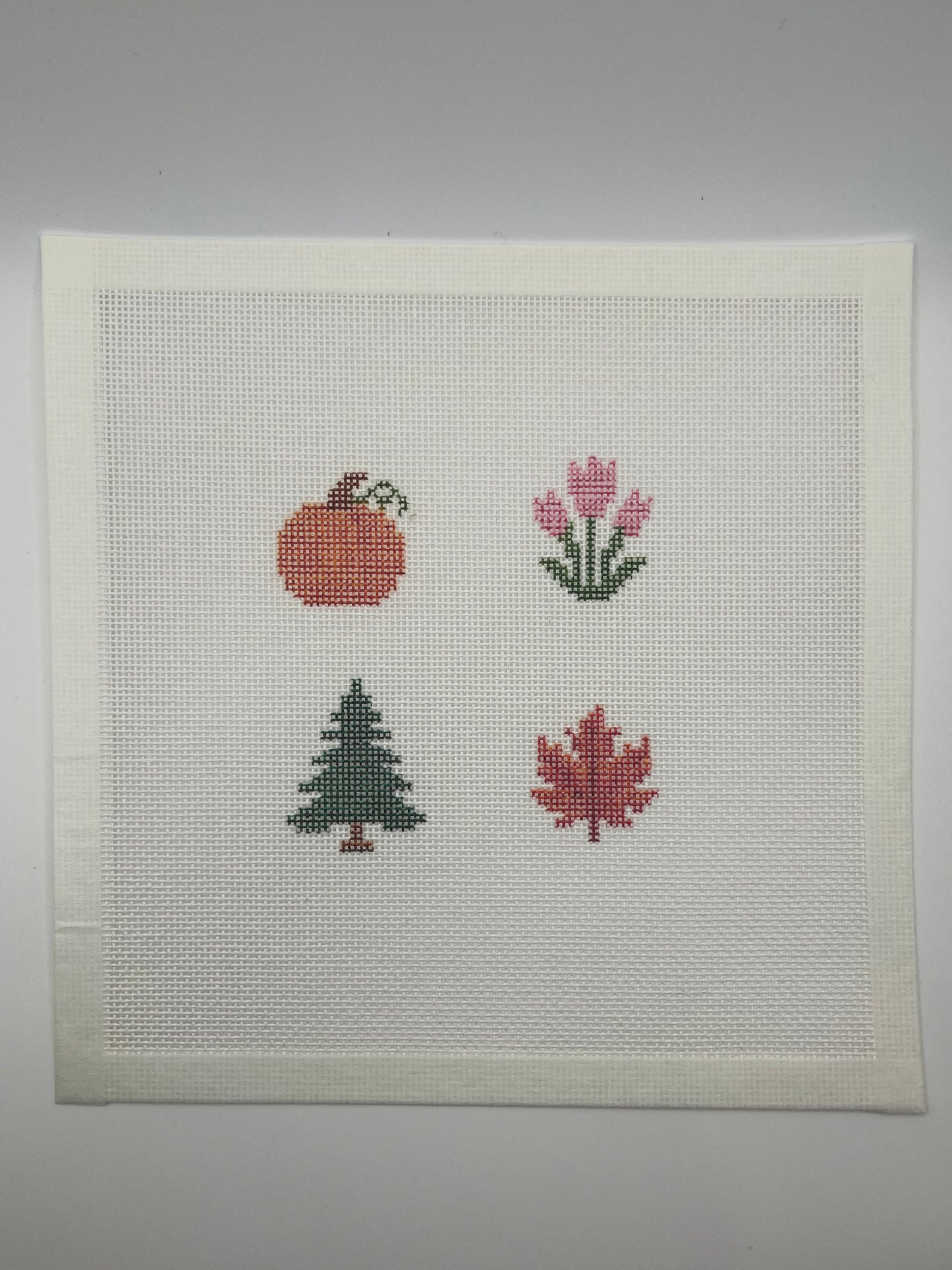 Seasonal Wreath Bauble - 18 mesh - 8 x 8 - Needlepoint Canvas