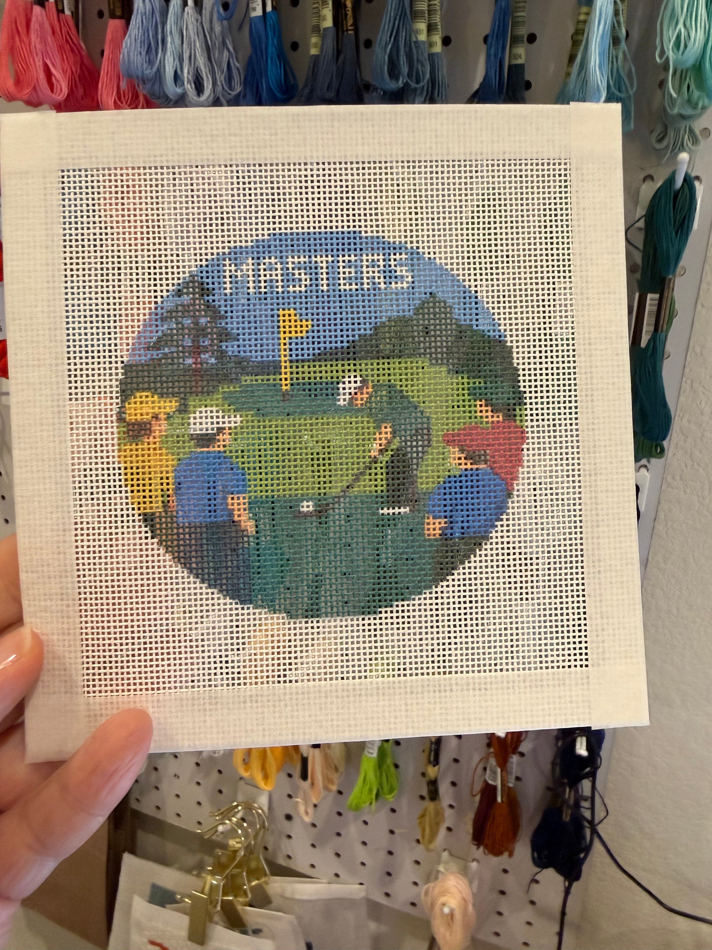 The Golf Masters - 18 mesh - 4 inch Round - 6 x 6 - Needlepoint Canvas