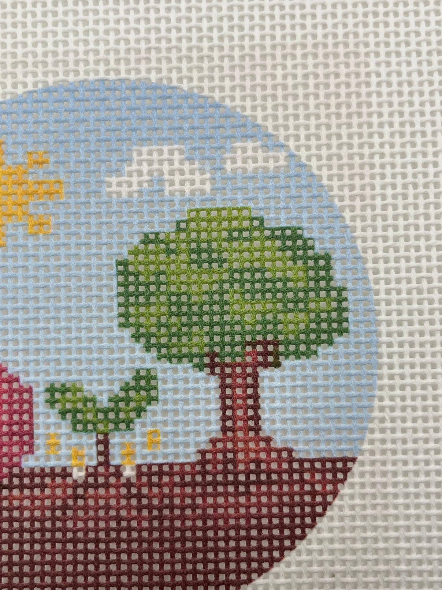 Apple and Tree Round - 13 mesh - 7 x 7 - Needlepoint Canvas