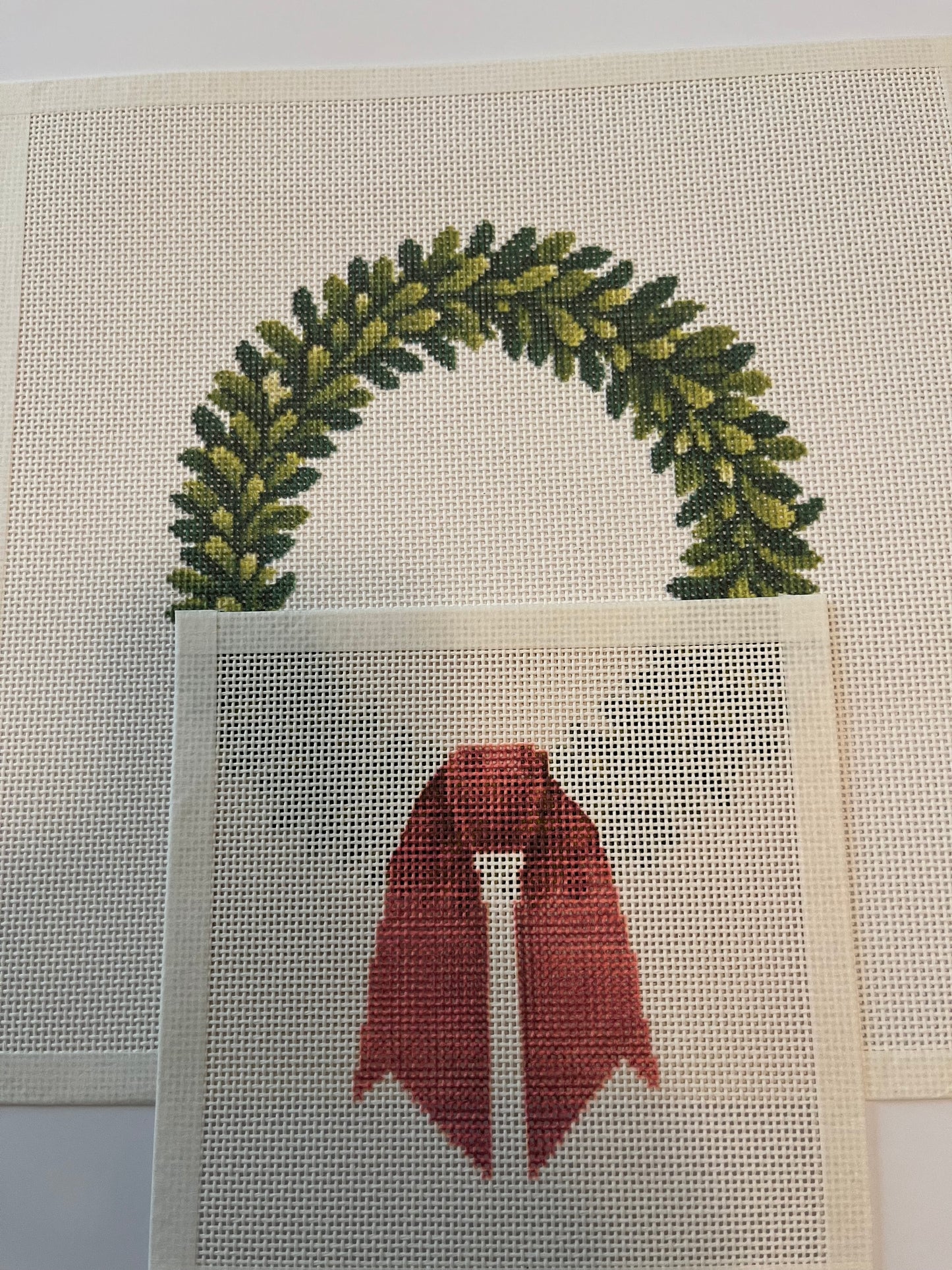 Boxwood Wreath - 13 mesh - 12 x 12 - Needlepoint Canvas