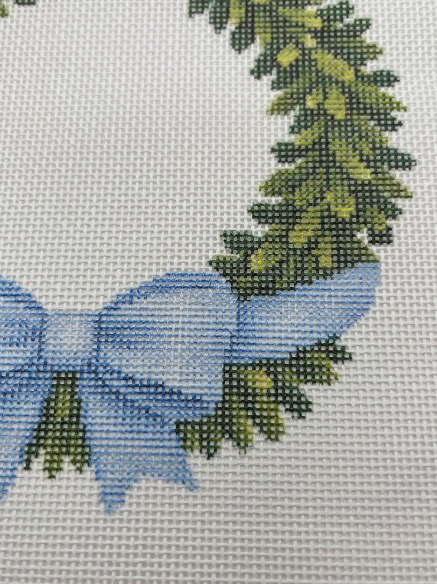 Boxwood Wreath with Bow - 18 mesh - 5 5/8" Round - 8 x8 - Needlepoint Canvas