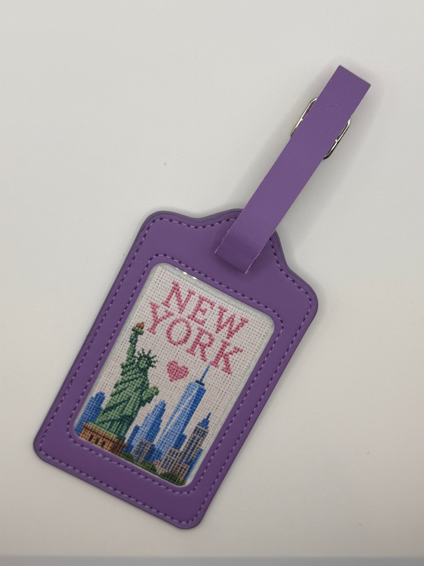 New York - Luggage Tag Sized - 18 Mesh - 6 x 6 - Needlepoint Canvas