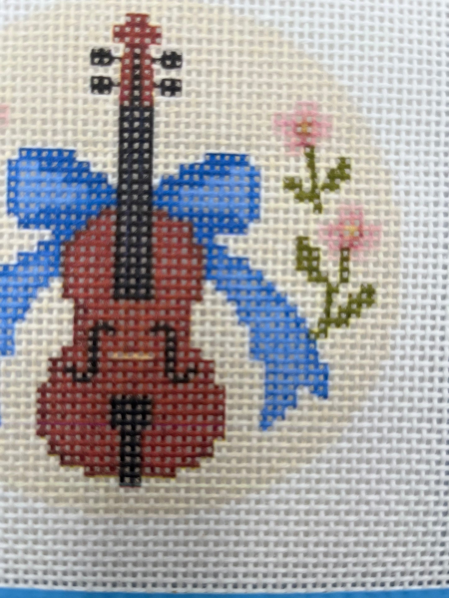 Viol with bow and flowers - 13 mesh - 4 inch Round - 6 x 6 - Needlepoint Canvas