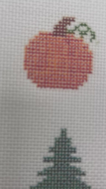 Seasonal Wreath Bauble - 18 mesh - 8 x 8 - Needlepoint Canvas